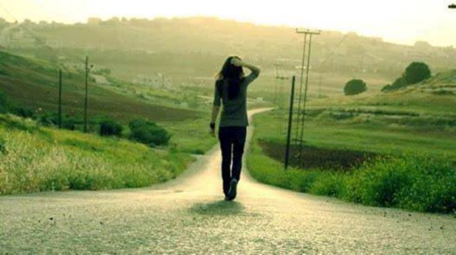 Giấc mơ đi lạc đường chung chung thường cho chúng ta thấy bạn đang lựa chọn con đường đi, nhưng không biết chọn ngã rẽ nào phù hợp. (Ảnh minh họa)