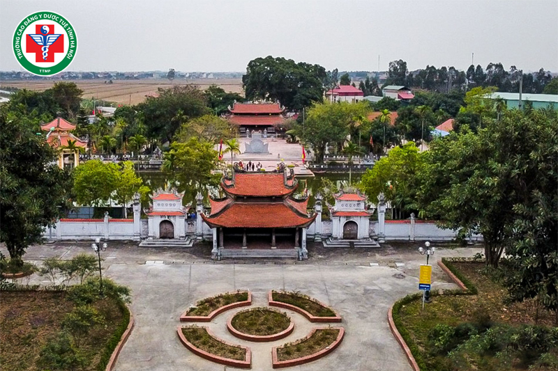 Đền thờ của Đại Thiền sư Tuệ Tĩnh tại làng Nghĩa Phú