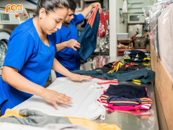 Thu gom và vận chuyển vật phẩm bẩn