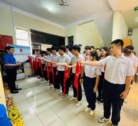 quyet dinh chuan y ket nap doan vien moi 1