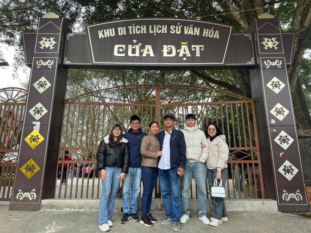 Cửa Đặt cũng là một điểm đến thu hút đông đảo người dân xứ Thanh và du khách thập phương