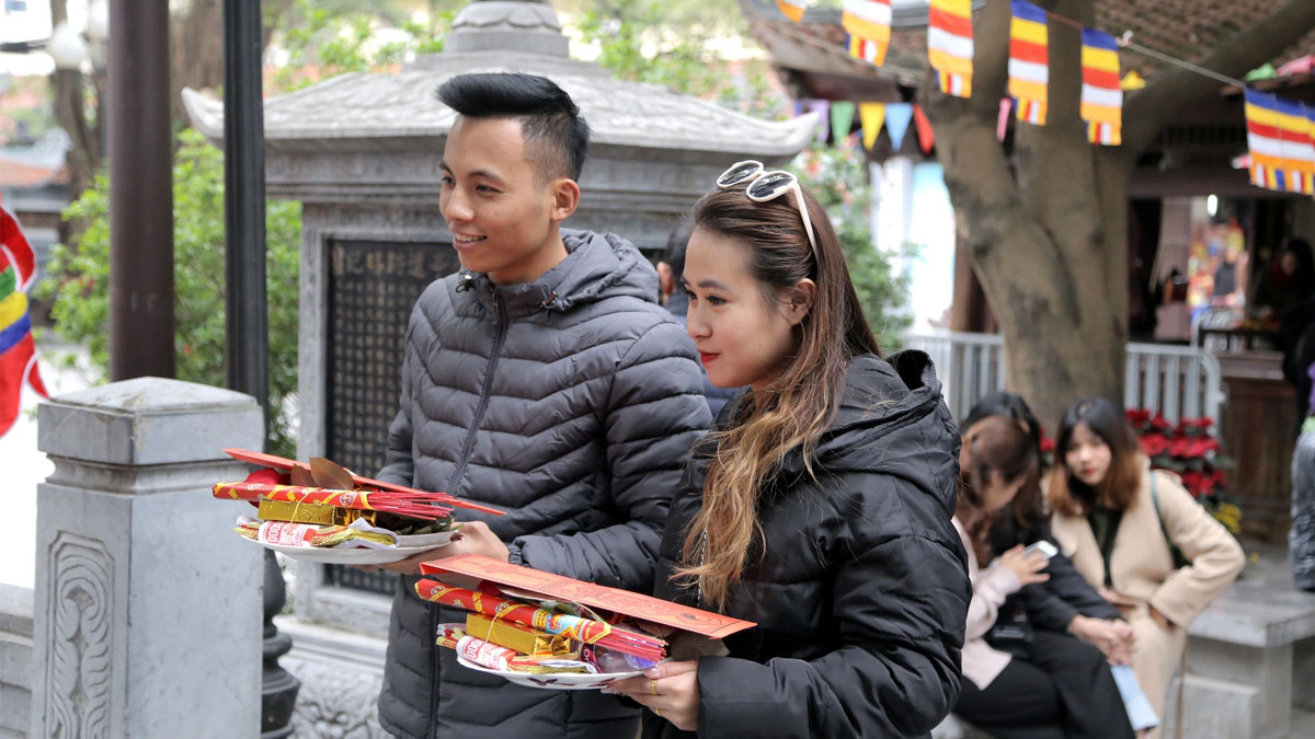 Stt đăng ảnh đi chùa đầu năm