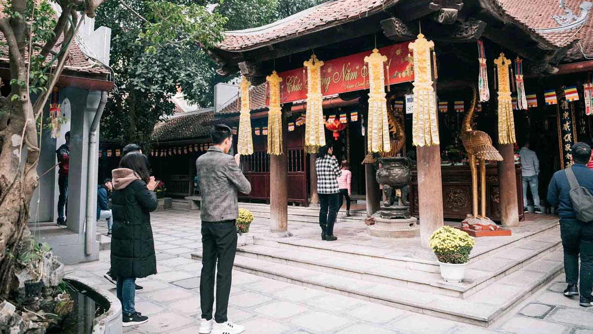 Stt đi chùa đầu năm cầu bình an