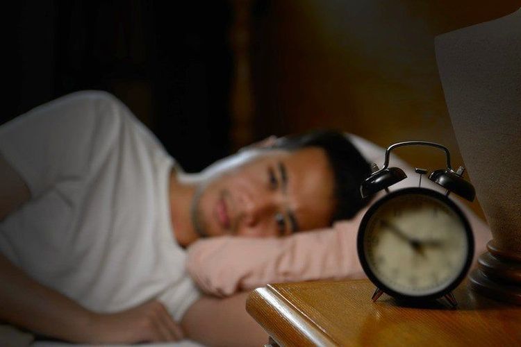 Tình trạng thiếu ngủ kéo dài có thể dẫn đến tăng cân của mọi người