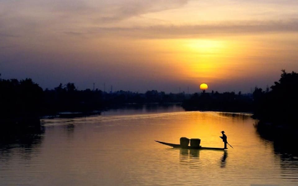 Tác dụng của so sánh trong Nhớ con sông quê hương