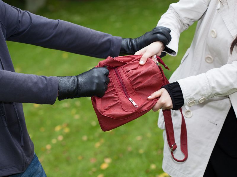 Trộm cắp để có tiền chơi game