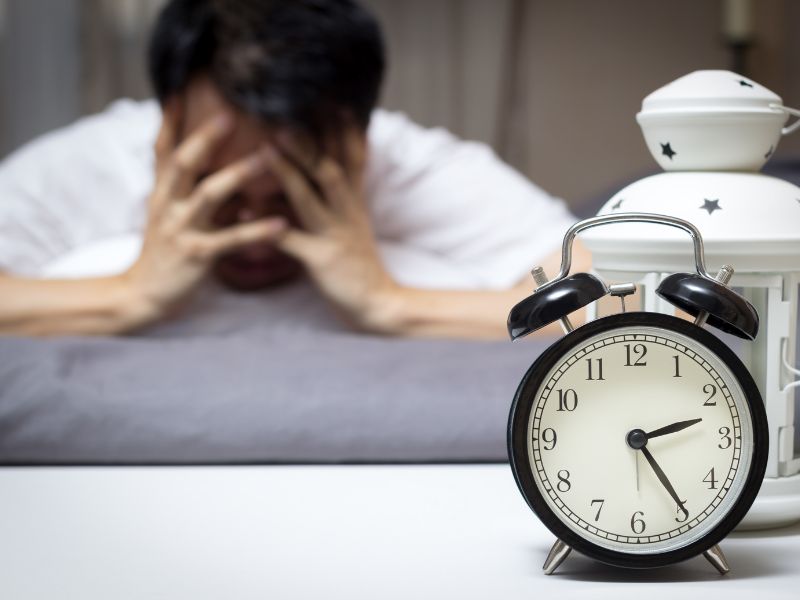 Người nghiện game thường xuyên thức khuya, làm rối loạn giấc ngủ và gây tổn thương não