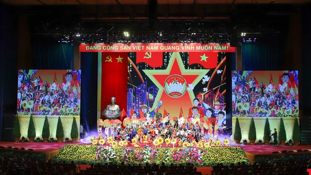 Tháng 11 có ngày lễ Thành Lập Mặt Trận Dân Tộc Thống Nhất Việt Nam 18/11