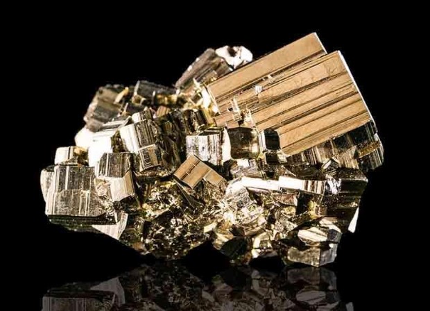 thanh phan chinh cua quang pirit 3