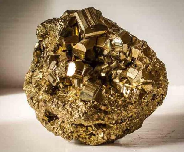 thanh phan chinh cua quang pirit 4