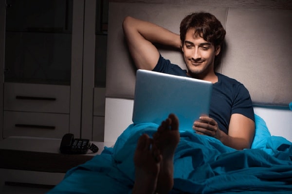 Hạn chế xem phim không lành mạnh