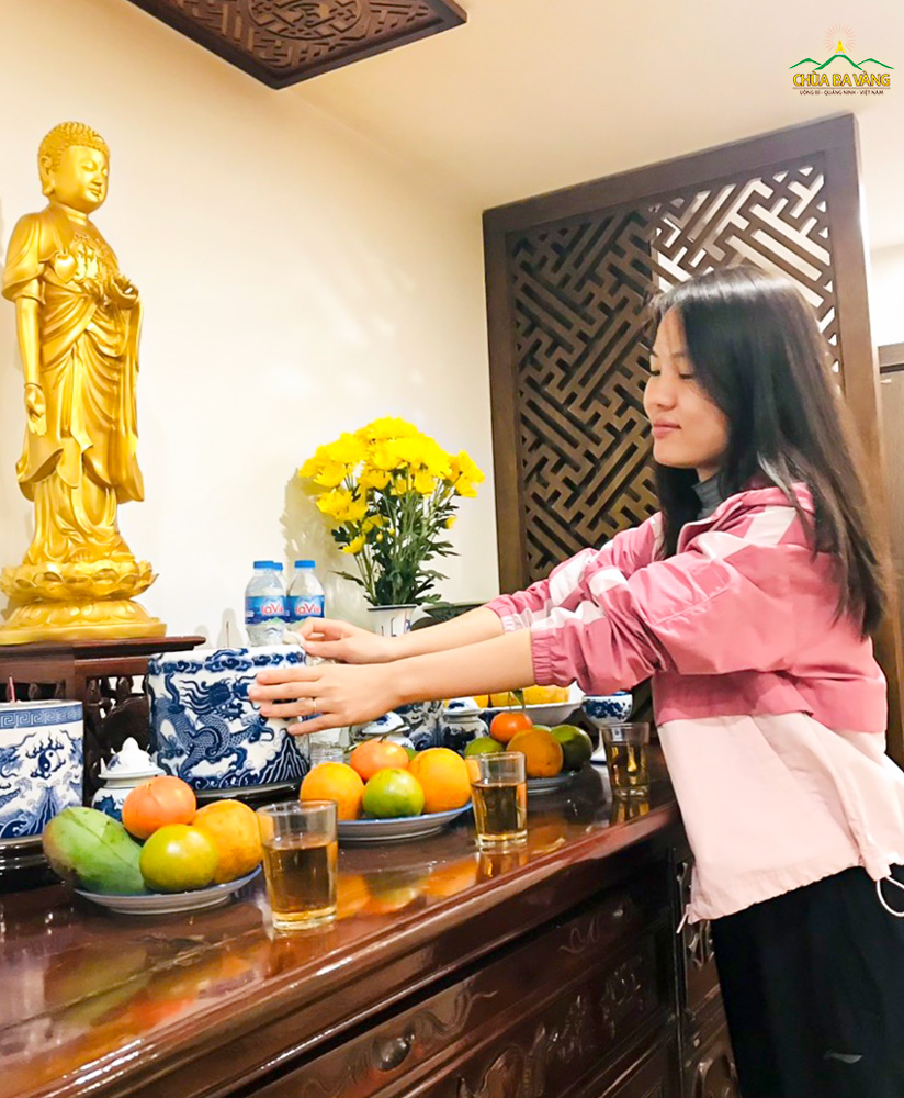 Tỉa chân nhang thường xuyên giúp chị Như Quỳnh cảm thấy an tâm hơn