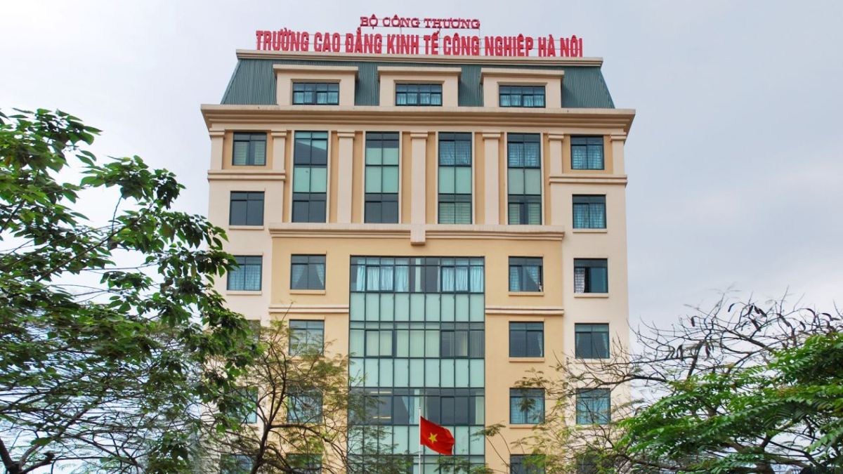 Trường Cao đẳng Kinh tế Công nghệ Hà Nội là trường cao đẳng có mức học phí tương đối thấp