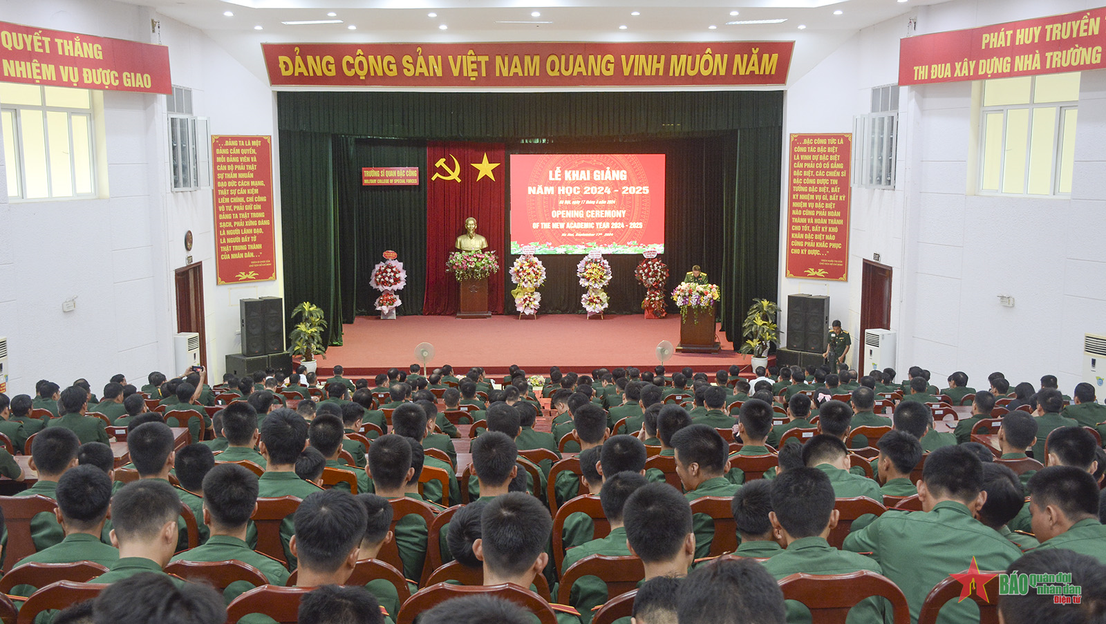 truong si quan dac cong 1