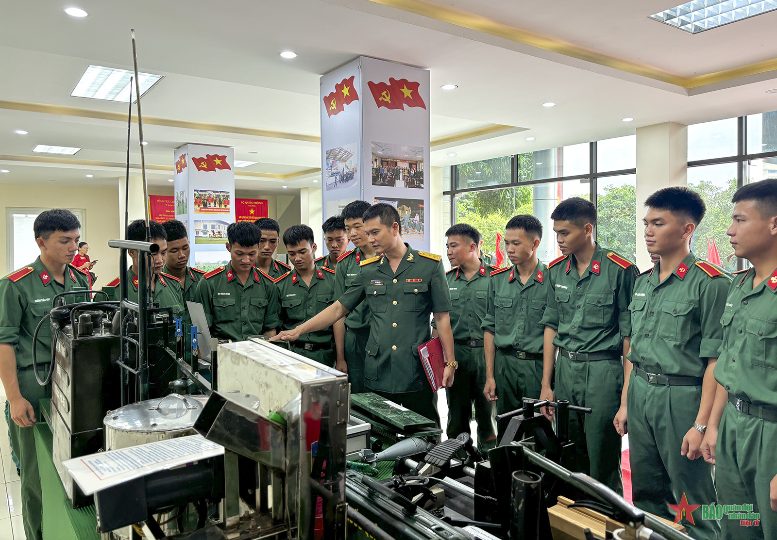 truong si quan dac cong 4