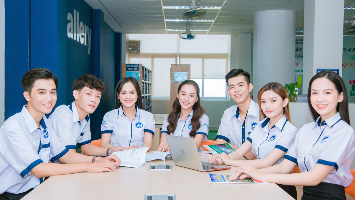 Học phí UFM bậc Đại học chương trình CLC