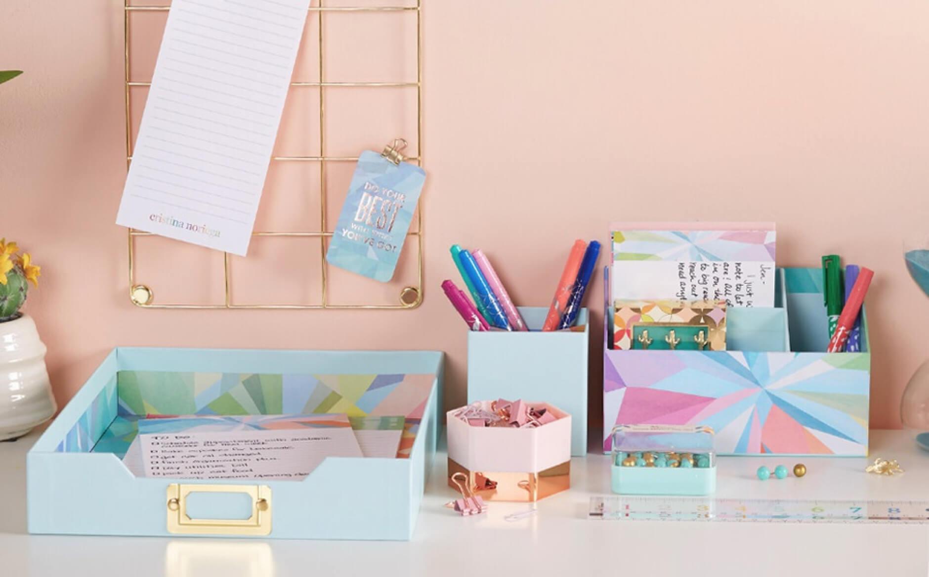 Cách trang trí góc học tập đơn giản bằng đồ handmade (Nguồn: Sưu tầm)