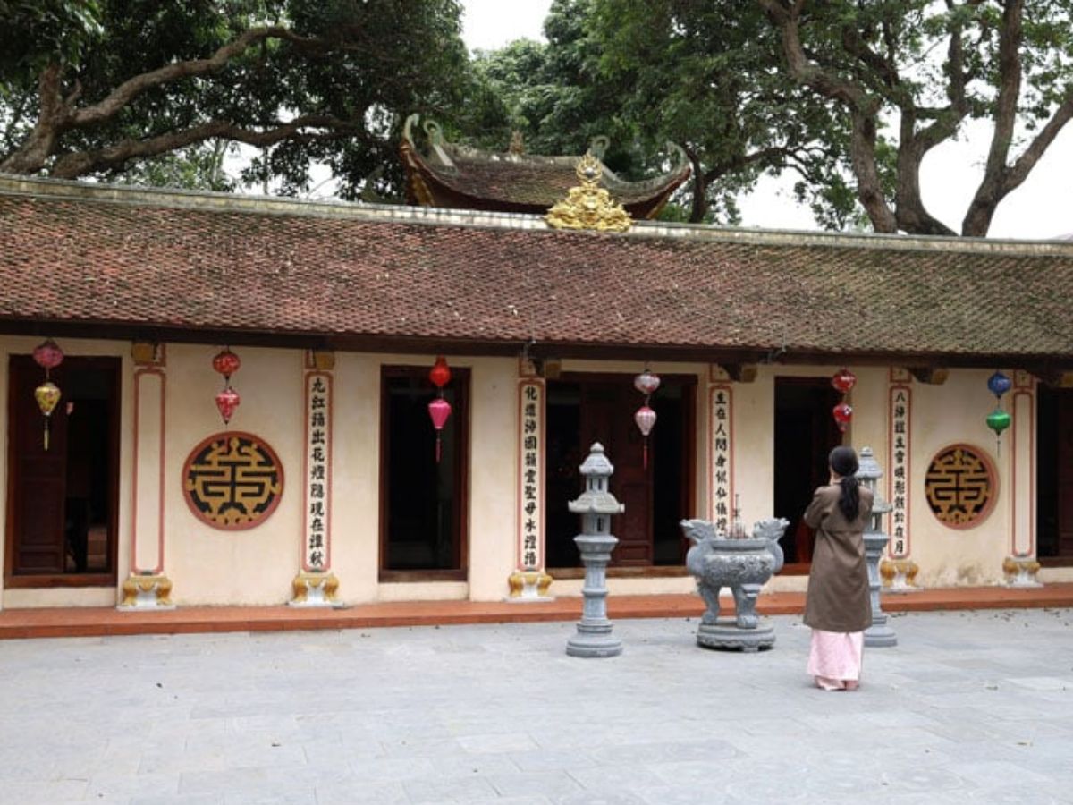 Vào dịp lễ, nên di chuyển đến đền vào buổi sớm để tránh tắc đường.