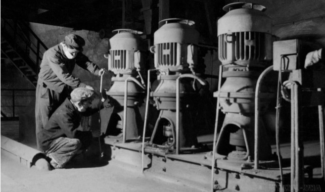 Description: D:1B Sach lich su Cong ThuongChuong 4Lam Thao 1974.jpg