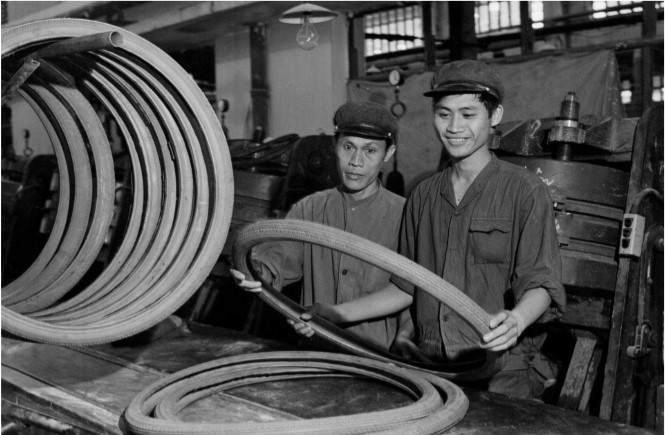 Description: D:1B Sach lich su Cong ThuongChuong 4cao su sao vang 74.jpg