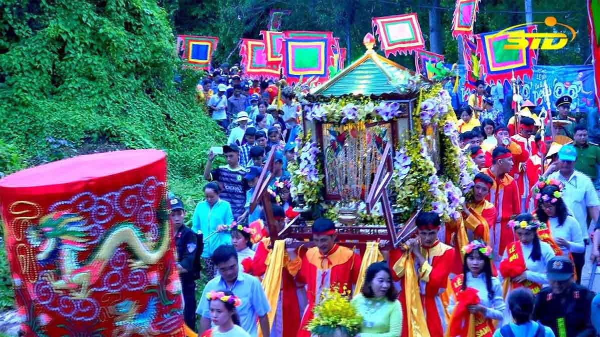Lễ hội miếu Bà Chúa Xứ