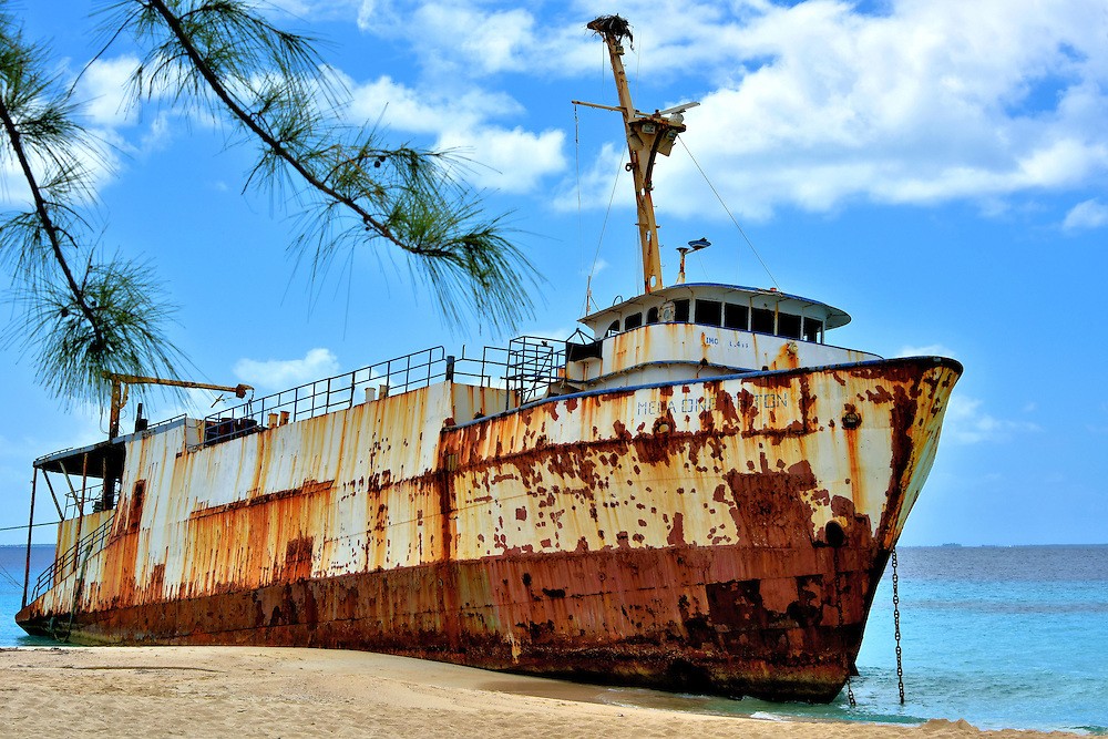 Thân tàu biển thường xuyên phải tiếp xúc với nước biển nên dễ bị ăn mòn