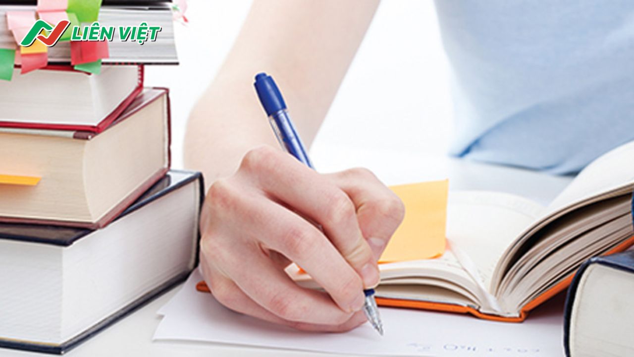 Bản tự nhận xét, đánh giá cán bộ được chia thành các phần riêng biệt