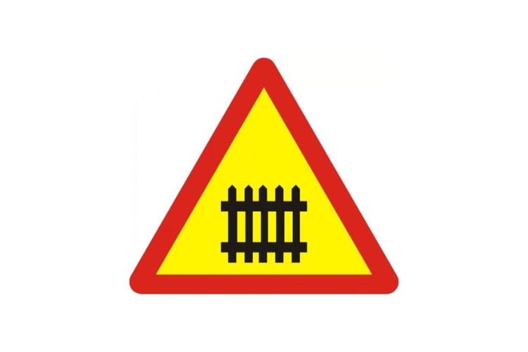 bien bao hieu nguy hiem giao nhau voi duong sat 1