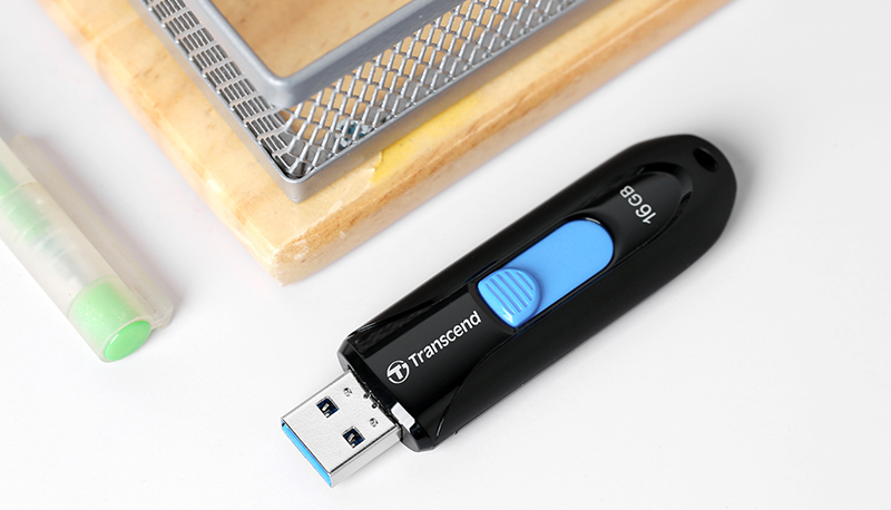 Ổ cứng gắn ngoài khi sử dụng phải có dây kết nối với máy tính