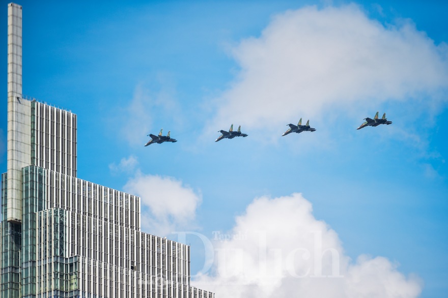 Những cánh chim sắt chao liệng, dệt nên những vệt màu tô điểm bức tranh non sông thống nhất - 2