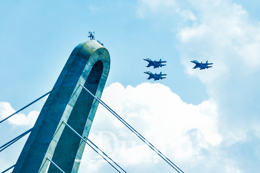 Những cánh chim sắt chao liệng, dệt nên những vệt màu tô điểm bức tranh non sông thống nhất - 3