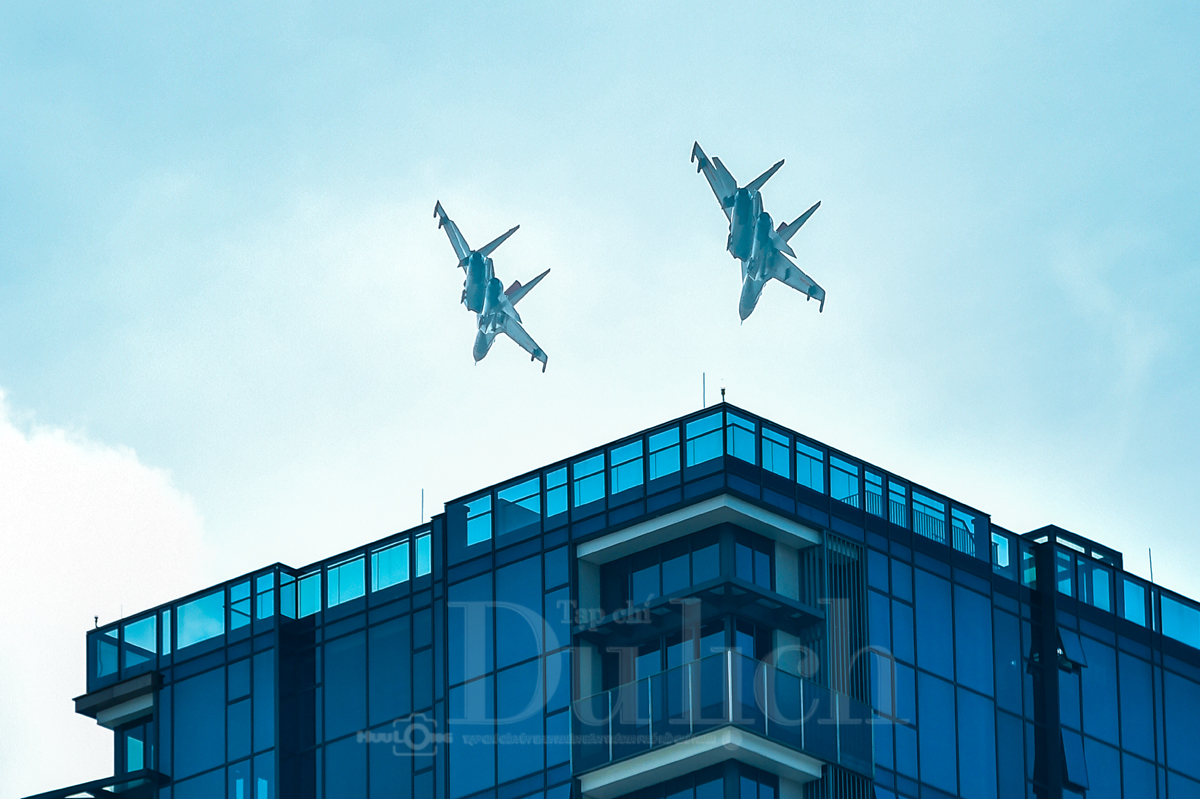 Những cánh chim sắt chao liệng, dệt nên những vệt màu tô điểm bức tranh non sông thống nhất - 4