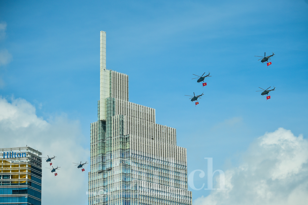 Những cánh chim sắt chao liệng, dệt nên những vệt màu tô điểm bức tranh non sông thống nhất - 8