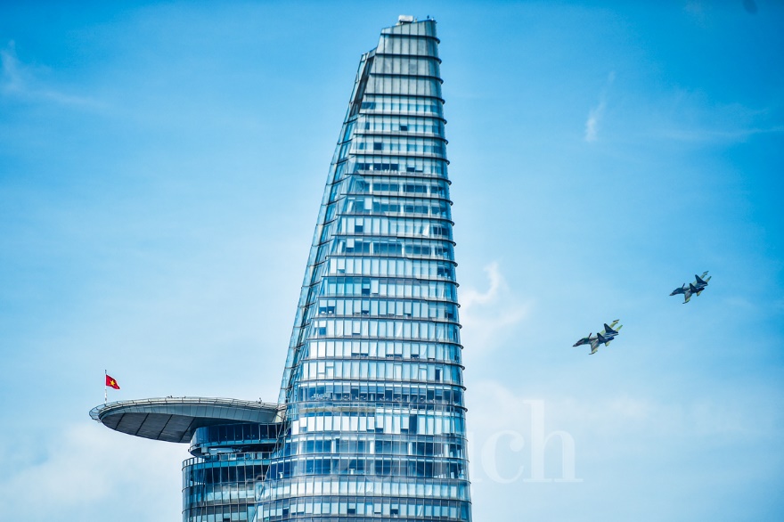 Những cánh chim sắt chao liệng, dệt nên những vệt màu tô điểm bức tranh non sông thống nhất - 1