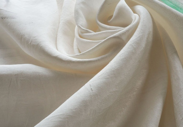 Vải lụa là gì? Có mấy loại, ưu/nhược điểm và cách phân biệt vải lụa