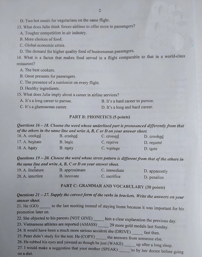 Đề thi vào lớp 10 môn Anh Thanh Hóa 2022 chuyên Lam Sơn