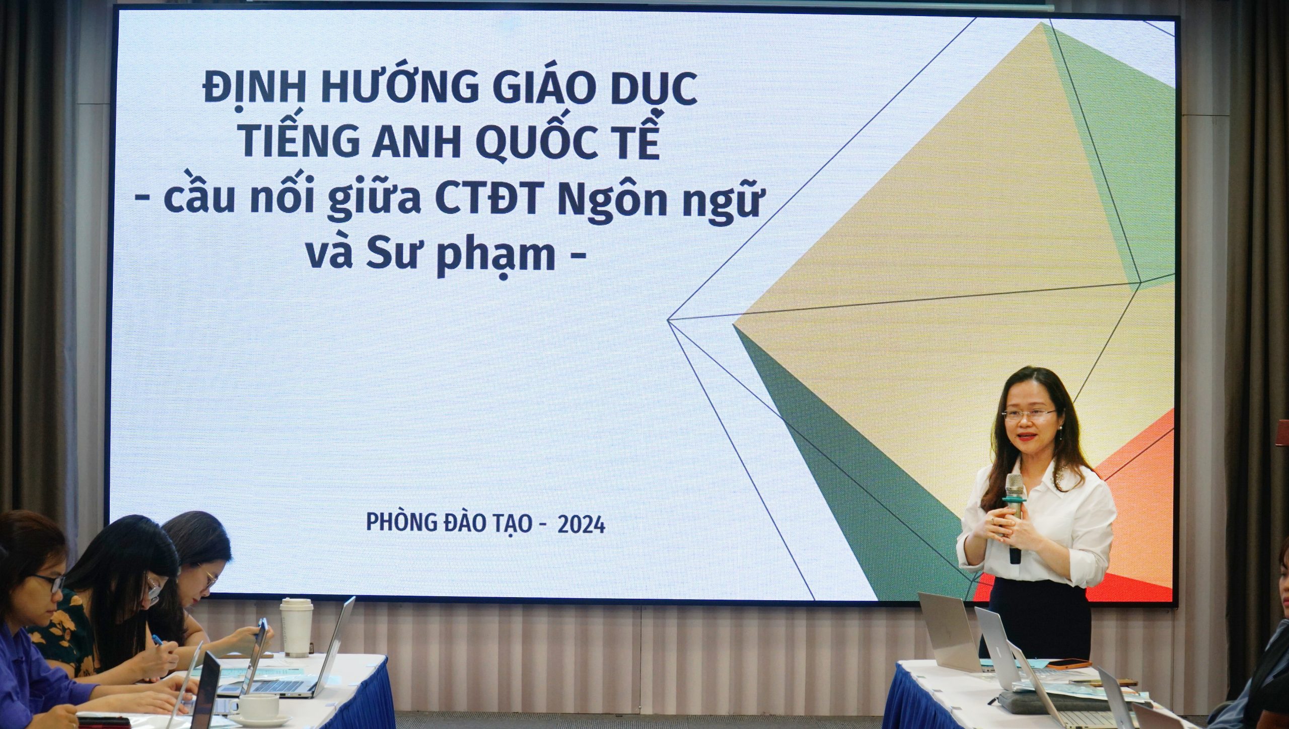 dinh huong tieng anh 2