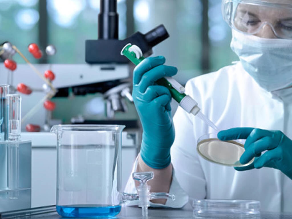 Lưu ý khi sử dụng FeCl2 trong phòng thí nghiệm an toàn 