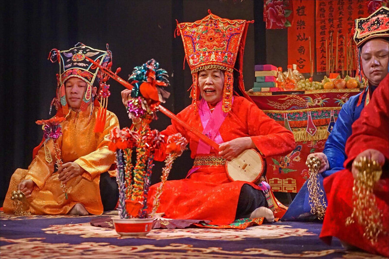 Hát Then là gì? Nguồn gốc và ý nghĩa của nghệ thuật hát Then