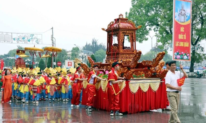 Rước kiệu ngày Giỗ Tổ