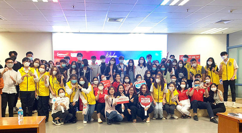 sinh viên đại học kinh tế quốc dân