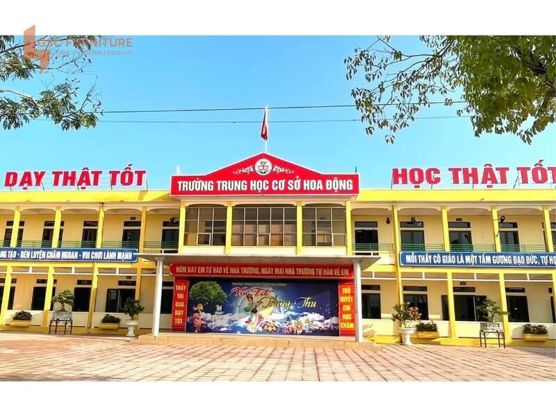 Khẩu hiệu dạy thật tốt - học thật tốt của trường trung học cơ sở