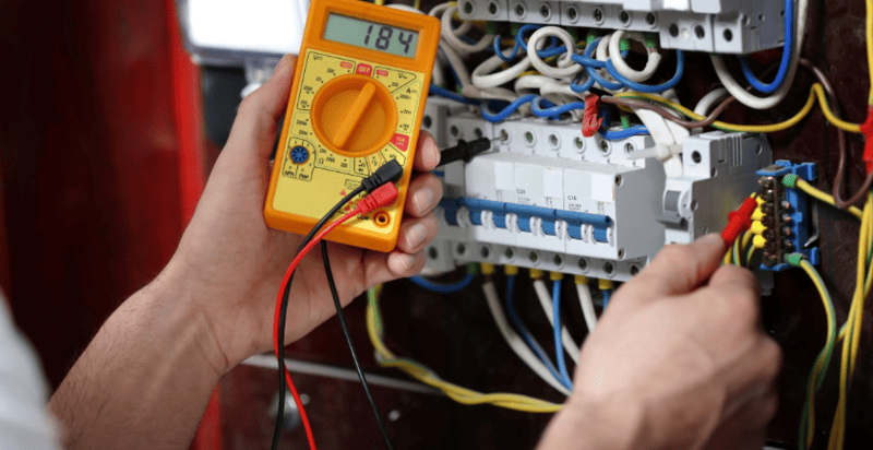 dong ho van nang do dien ap