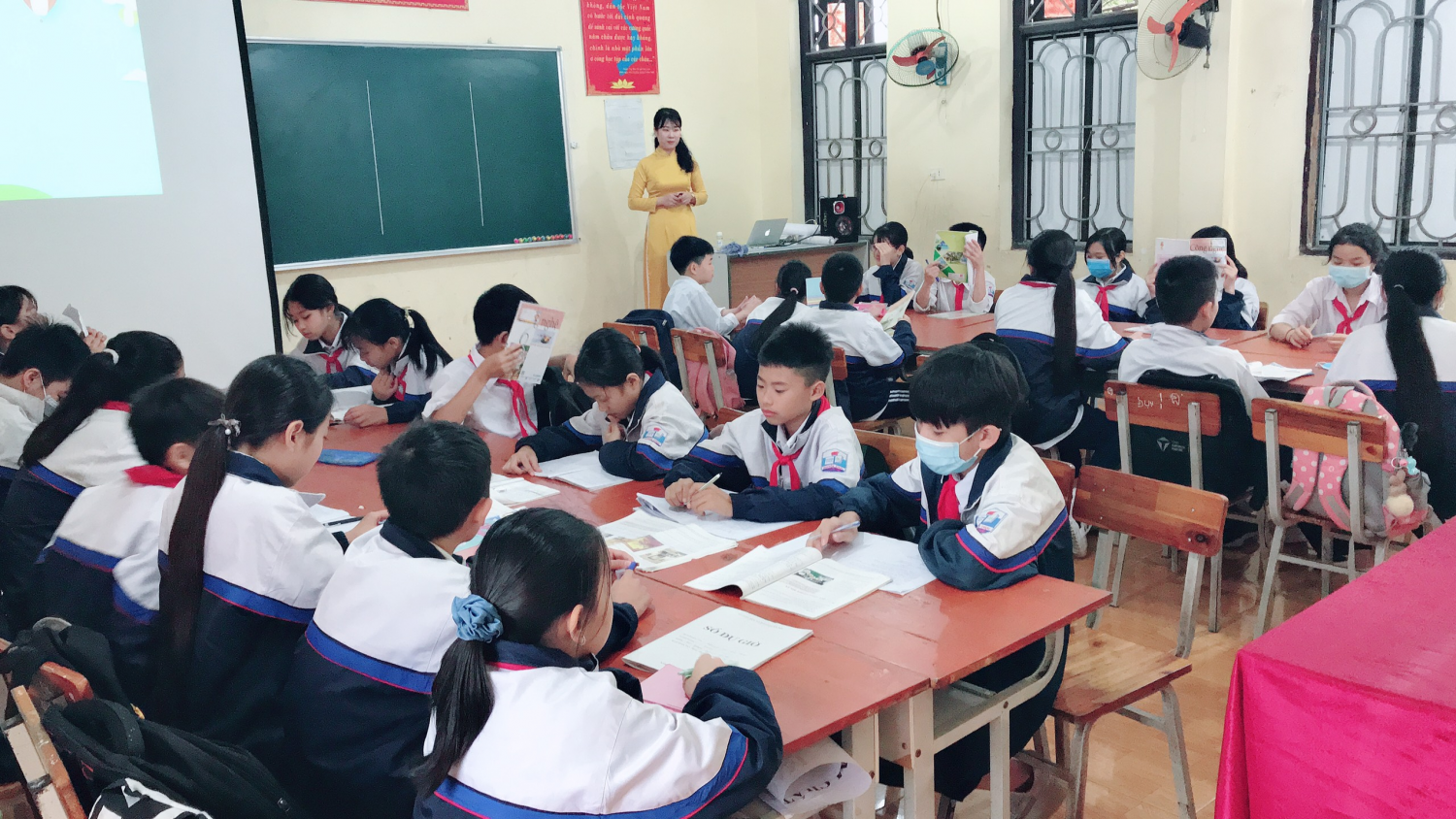 lam sao de khong noi chuyen trong gio hoc