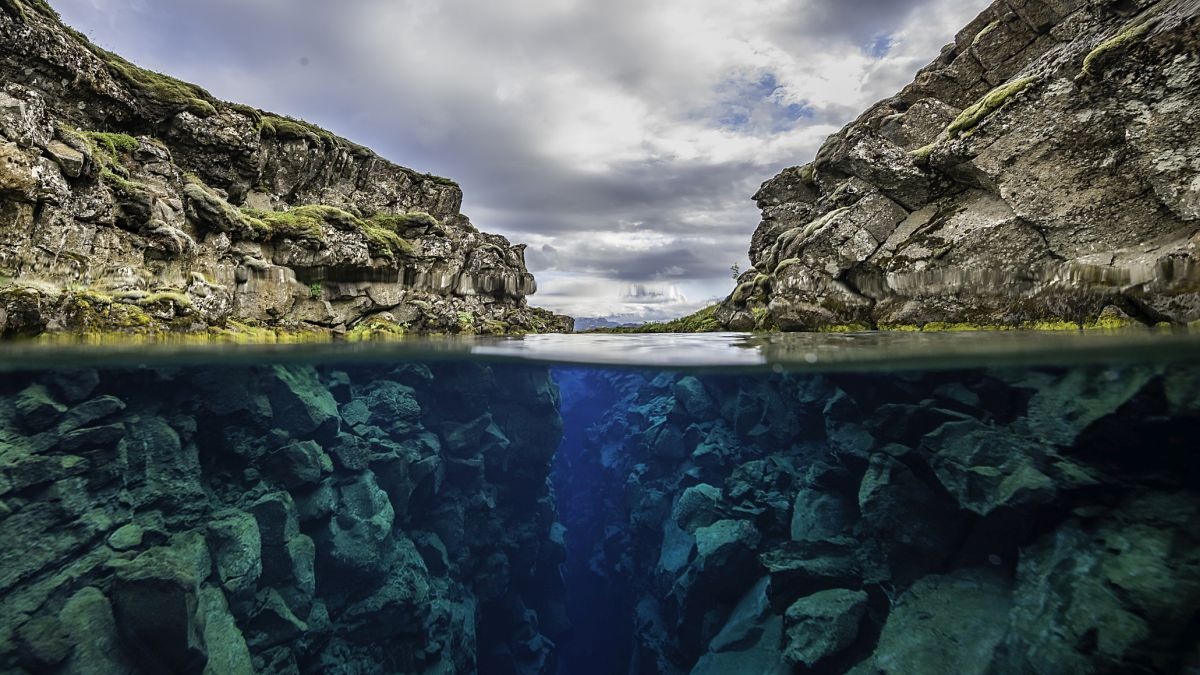 Phát hiện chấn động: Một mảng kiến tạo Trái Đất đang tự tách rời - 1