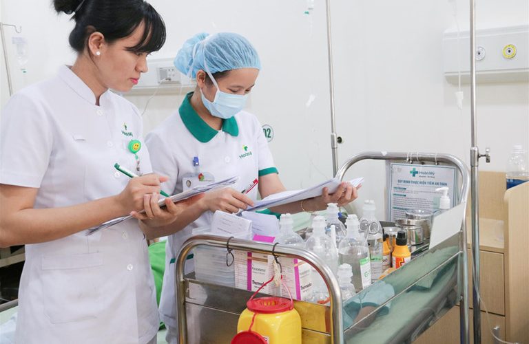 Dược sĩ nhà thuốc tư nhân