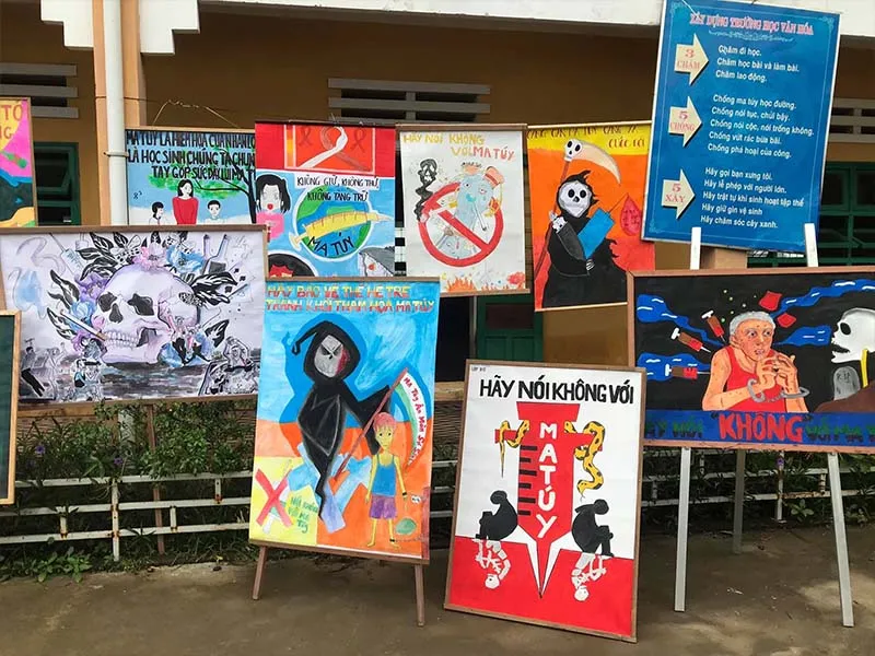 96 khẩu hiệu phòng chống ma túy 12