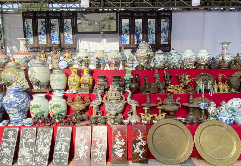 Do tính độc đáo và khan hiếm, đồ cổ thường tăng giá trị không ngừng theo thời gian