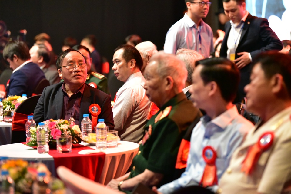 Thần đồng thơ tiết lộ về tập thơ đầu tay gửi Bác Hồ - 3