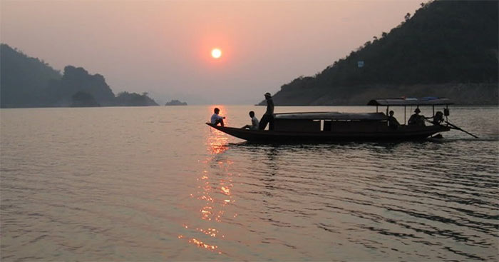 phan tich hinh tuong con song da